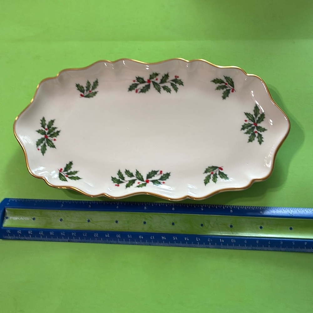 Lenox HolidayHolly - TREAT PLATE TRIO - Picture 8 of 12